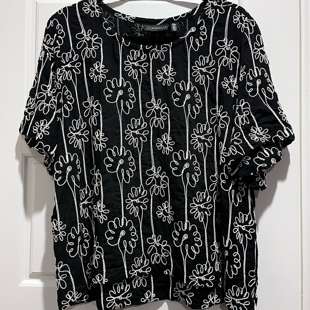 Rafaella Black and White Floral Blouse